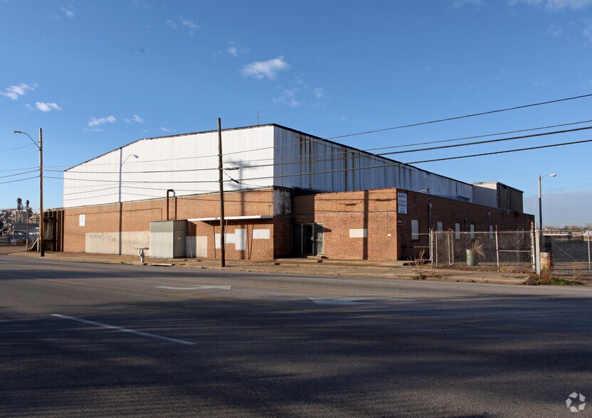 Primary Photo Of 2800 Chelsea Ave, Memphis Manufacturing For Sale
