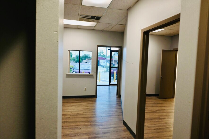 More Photos Of 8000-8004 N Armenia Ave, Tampa Medical For Lease