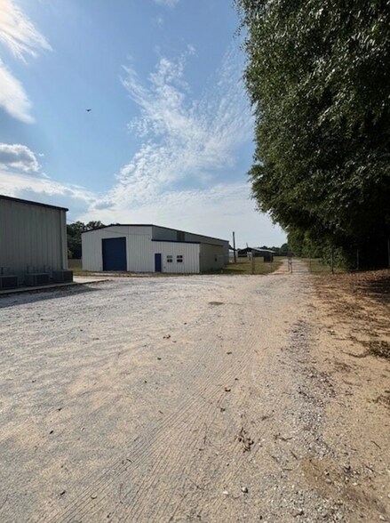 More Photos Of 1170 W Highway 92, Newton Warehouse For Sale