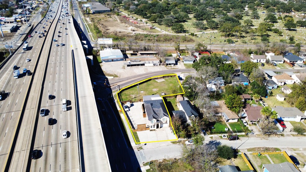 More Photos Of 6623 Gulf Fwy, Houston Office Residential For Sale