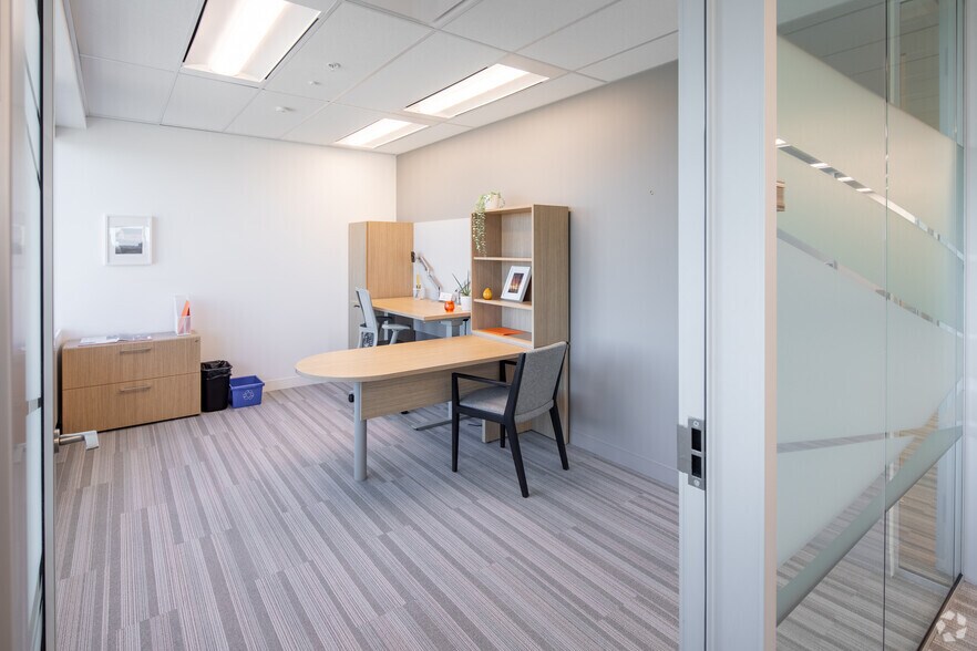 More Photos Of 1290 Central Pky W, Mississauga Office For Lease
