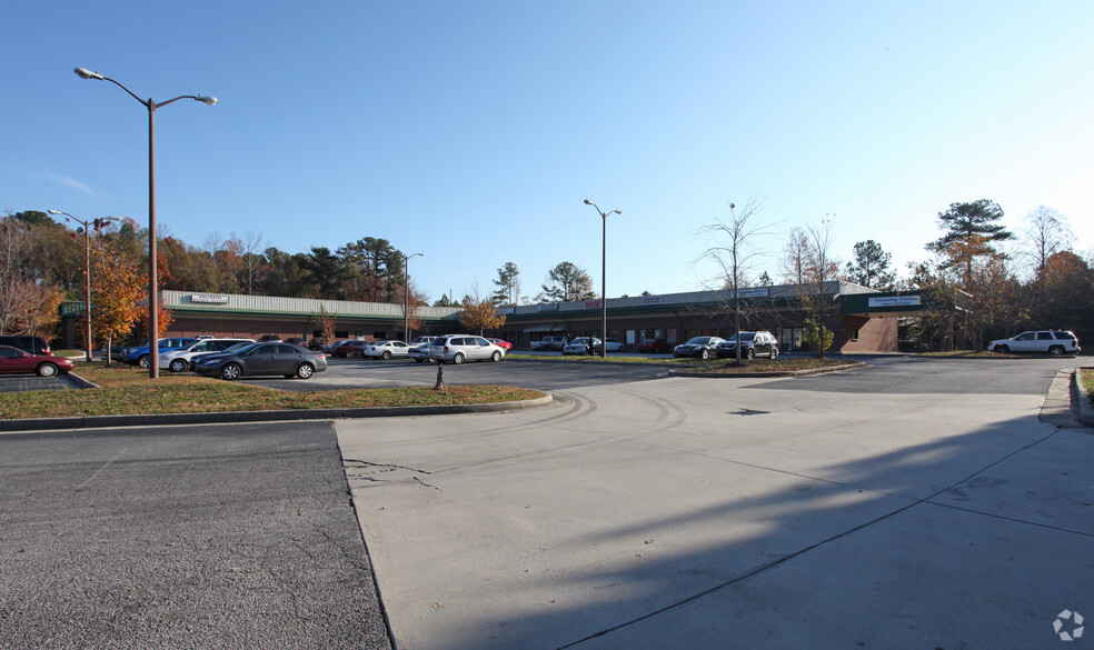 Primary Photo Of 1570-1584 Williamson Rd, Griffin Storefront Retail Office For Lease