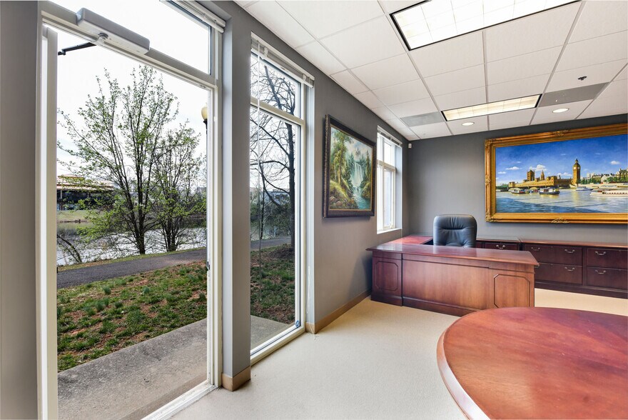 More Photos Of 46175 Westlake Dr, Sterling Medical For Sale