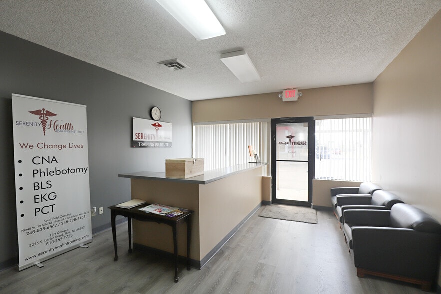 More Photos Of 2255 S Linden Rd, Flint Office For Sale