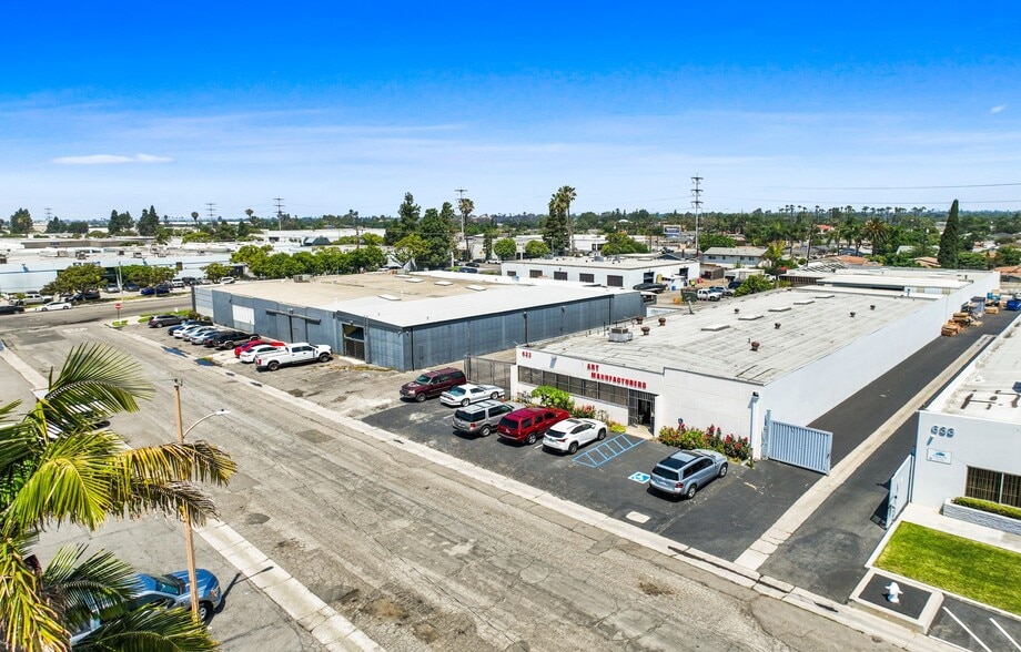 More Photos Of 623 Young St, Santa Ana Manufacturing For Sale