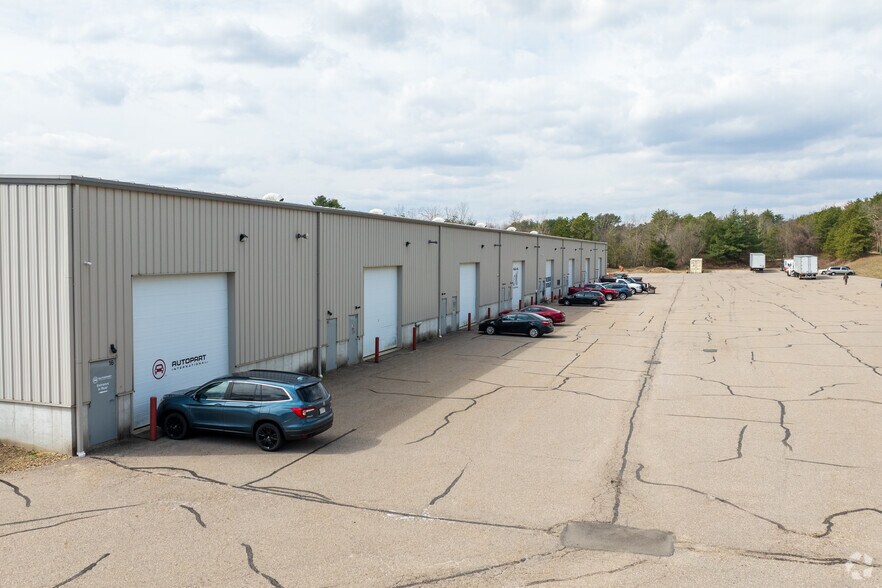More Photos Of 215 Plain St, North Attleboro Warehouse For Lease