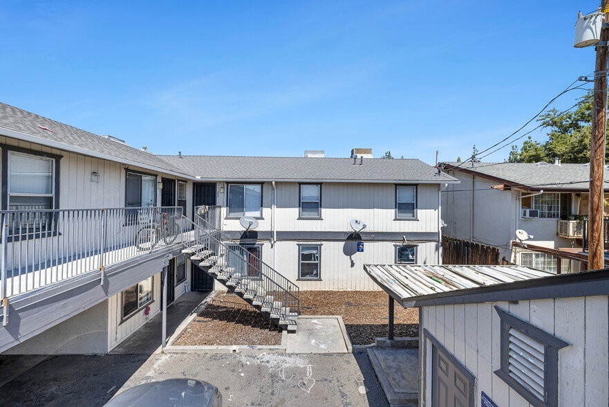 More Photos Of 1911 E Saginaw Way, Fresno Apartments For Sale