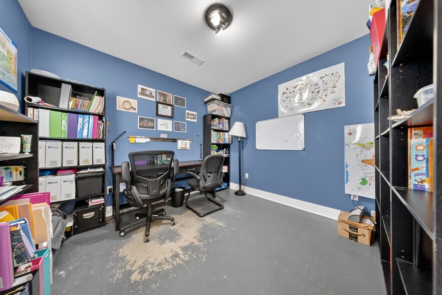 More Photos Of 615 S 2nd St, Central City Specialty For Sale