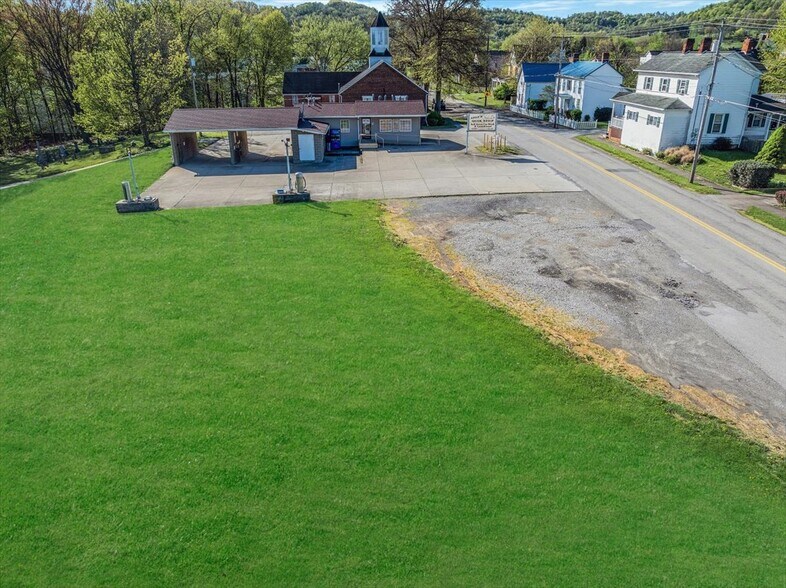 More Photos Of 212 Pine St, Jefferson Carwash For Sale