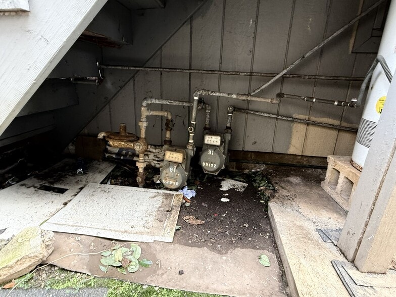 More Photos Of 946 Winant St, Honolulu Apartments For Sale