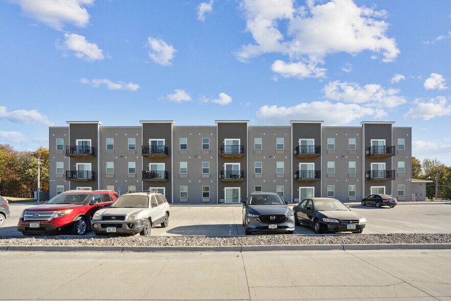 More Photos Of 2135 Edgewood Dr, Webster City Apartments For Sale