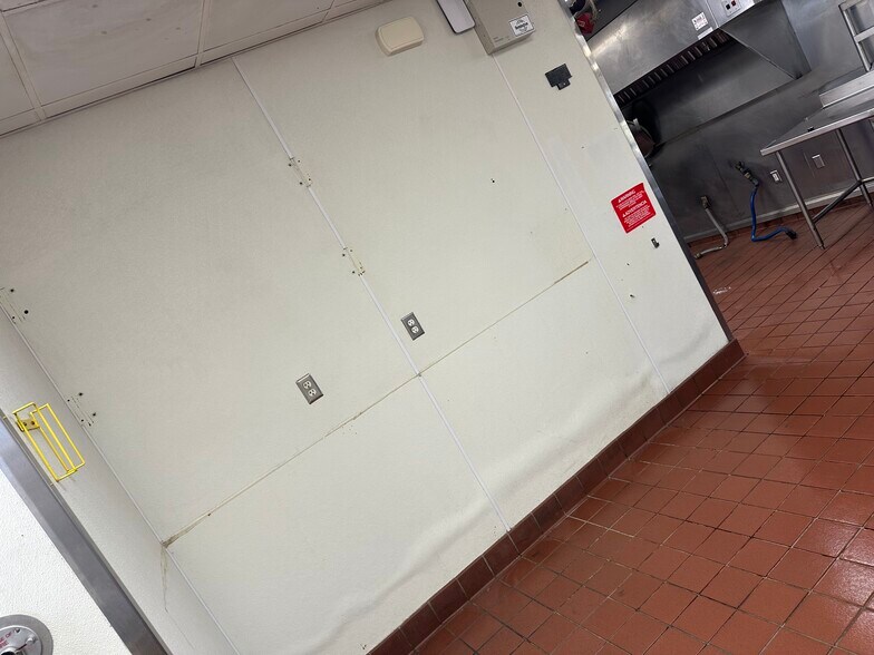 More Photos Of 2400 Richmond Rd, Texarkana Unknown For Lease