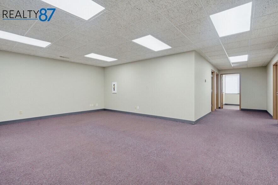 More Photos Of 3100 E Ave NW, Cedar Rapids Office For Lease