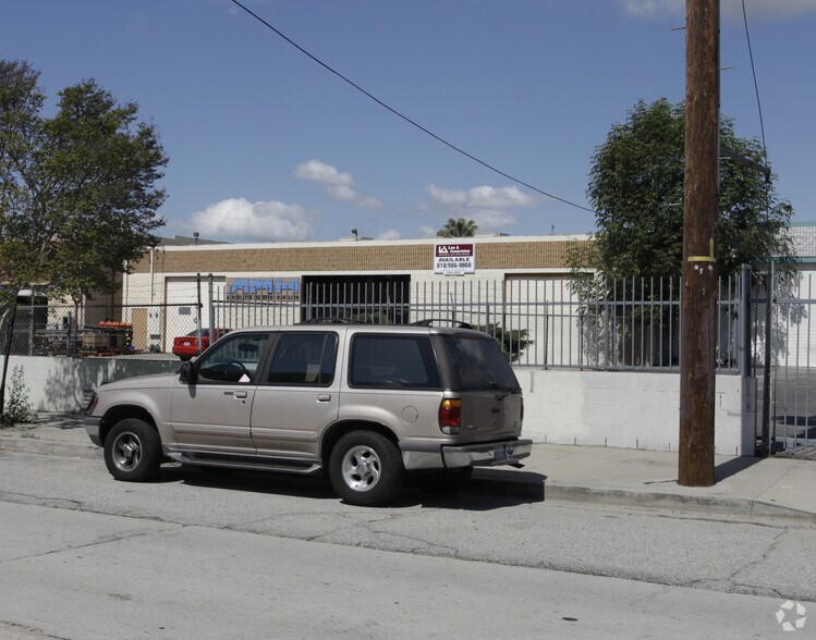 More Photos Of 12239-12241 Montague St, Pacoima Warehouse For Lease