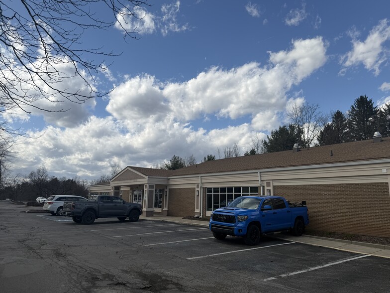 Primary Photo Of 142 Clearview Cir, Butler Medical For Lease
