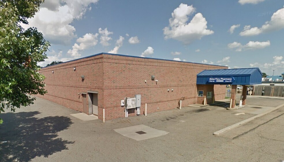 More Photos Of 3720 Tuscarawas St W, Canton Drugstore For Lease
