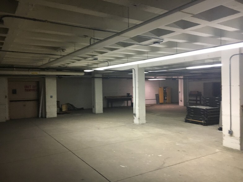 More Photos Of 442 Hamilton St W, Allentown Post Office For Sale