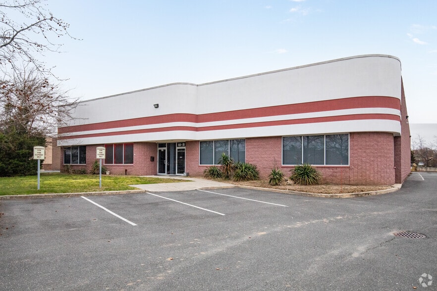 Primary Photo Of 41 Keyland Ct, Bohemia Warehouse For Lease