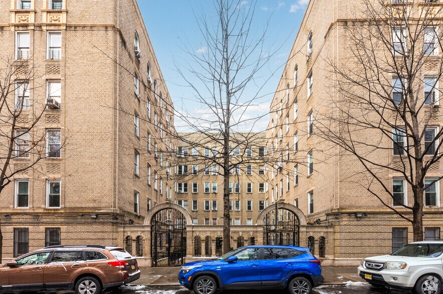More Photos Of 811 Walton Ave, Bronx Apartments For Lease