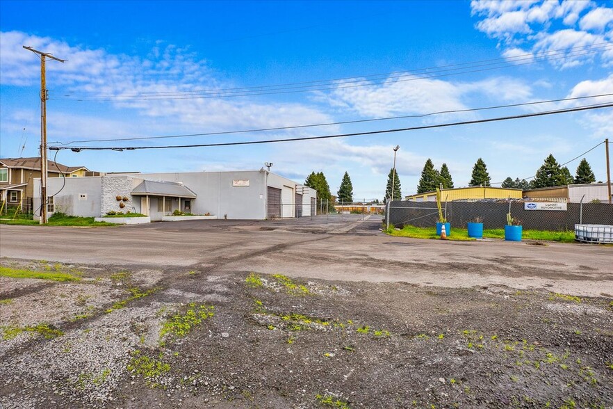 More Photos Of 1599 Hampton Way, Santa Rosa Office For Sale