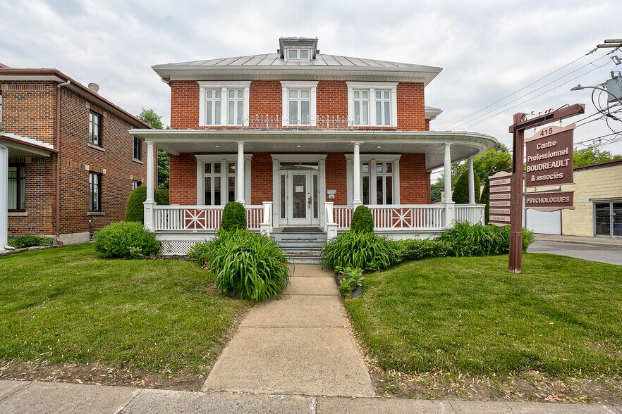 More Photos Of 415 Rue Du Village, Repentigny Office For Sale