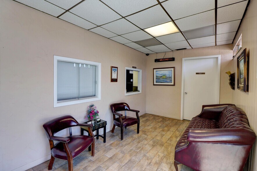 More Photos Of 2110 S Cleveland Ave, Fort Myers Office For Sale