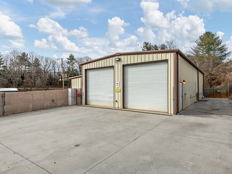 Primary Photo Of 15 Gill St, Asheville Auto Dealership For Sale