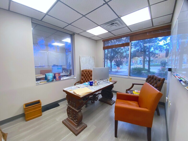 More Photos Of 9430 Turkey Lake Rd, Orlando Office For Sale