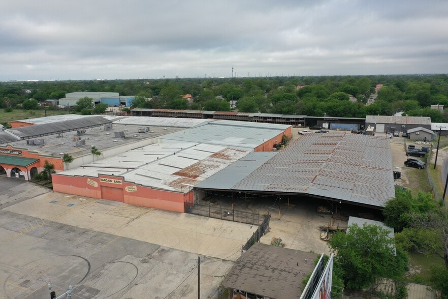 Primary Photo Of 1547 S Zarzamora St, San Antonio Freestanding For Lease