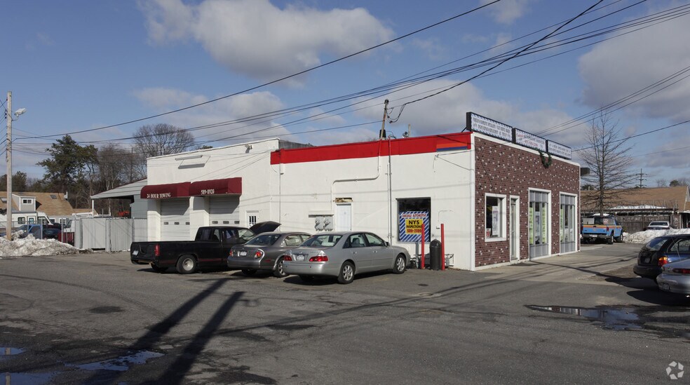 More Photos Of 1535 Montauk Hwy, Oakdale Auto Repair For Lease