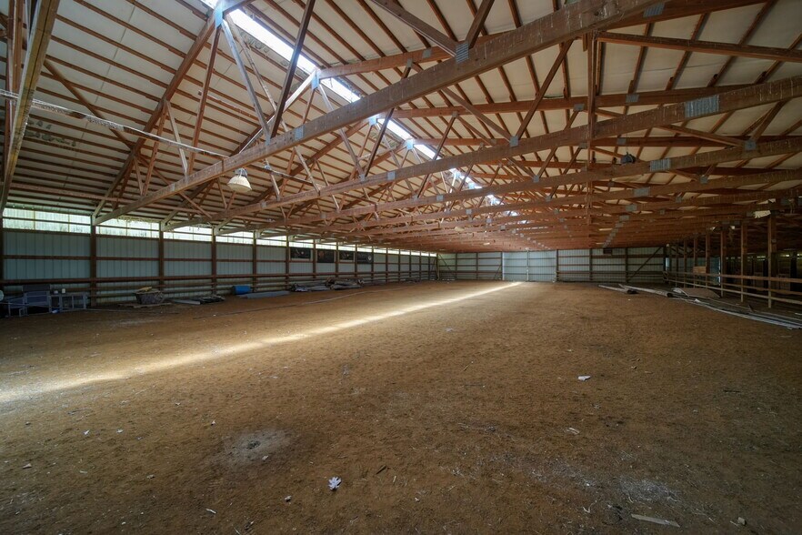 More Photos Of 15379 Howard Rd, Hanover Flex For Sale