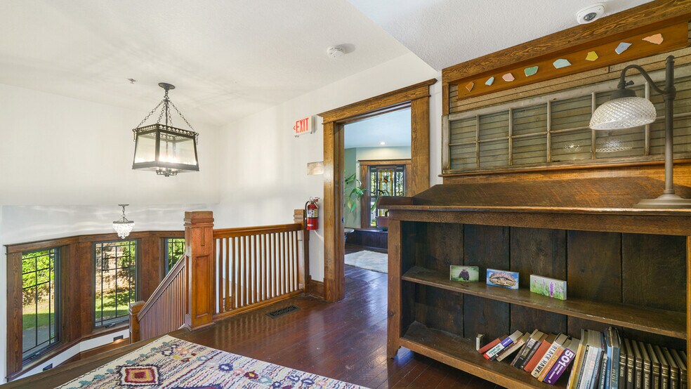 More Photos Of 409 N State St, Franklin Grove Hotel For Sale