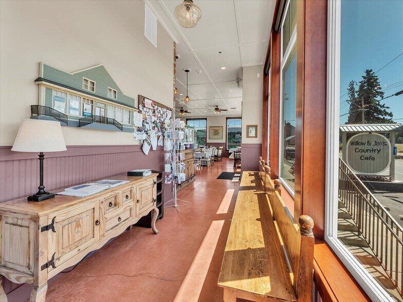 More Photos Of 1421 Pioneer Hwy, Stanwood Restaurant For Sale