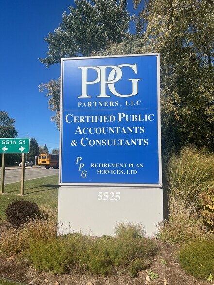 More Photos Of 5525 Green Bay Rd, Kenosha Office For Lease