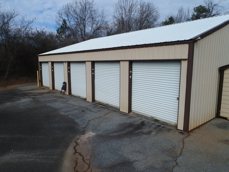More Photos Of 923 Anderson Dr, Liberty Self Storage For Sale