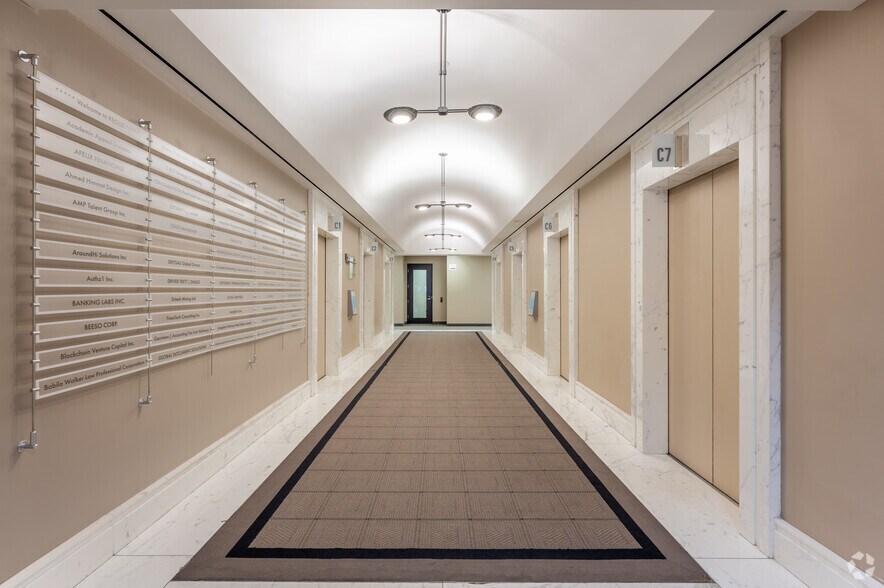 More Photos Of 100 King St W, Toronto Coworking Space