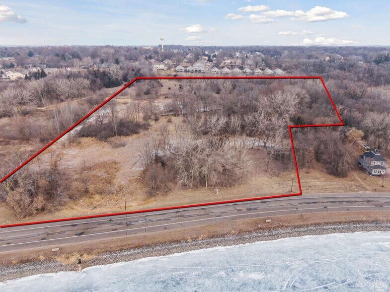 More Photos Of xxx Lake Blvd, Buffalo Apartments For Sale