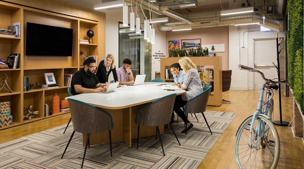 More Photos Of 5455 Av de Gaspé, Montréal Office For Lease