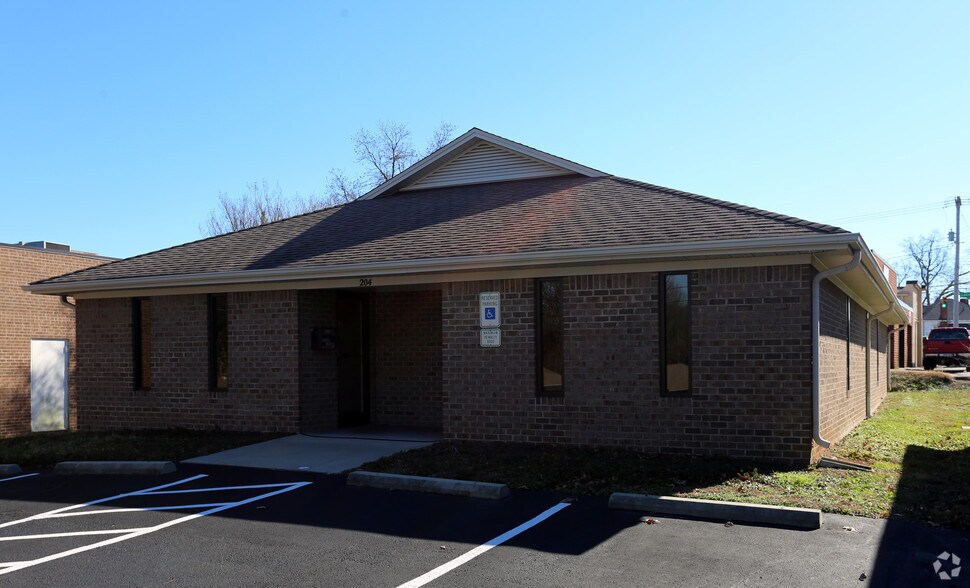 Primary Photo Of 204 Kelly Pl, High Point Office For Lease