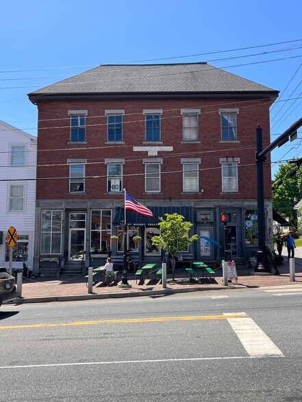 More Photos Of 80 Main St, Wiscasset Storefront Retail Residential For Lease