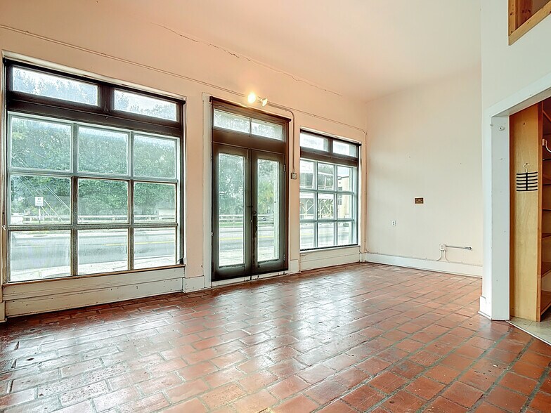 More Photos Of 390 N Bridge St, LaBelle Storefront Retail Office For Sale