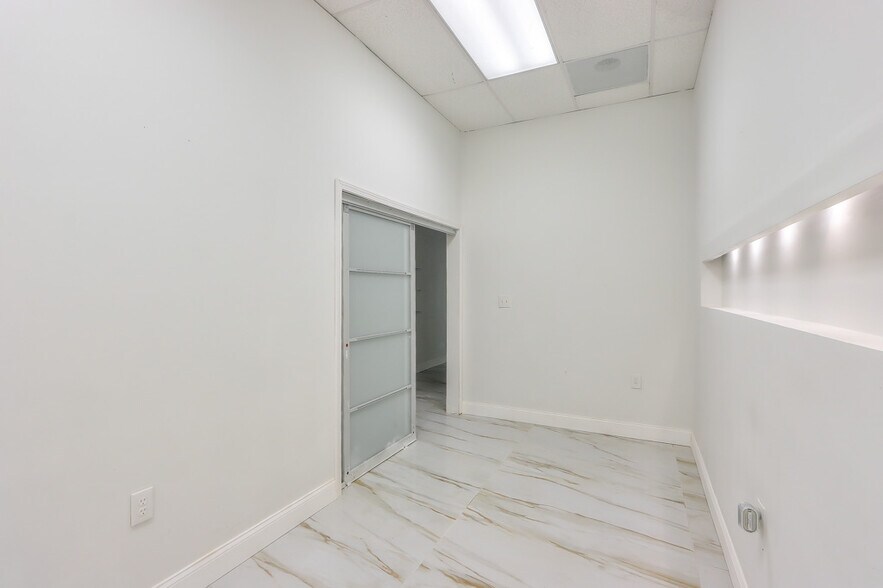 More Photos Of 5725 State Bridge Rd, Johns Creek Freestanding For Lease