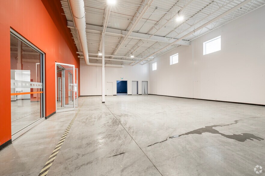 More Photos Of 2044-2082 Rte Transcanadienne, Dorval Unknown For Lease