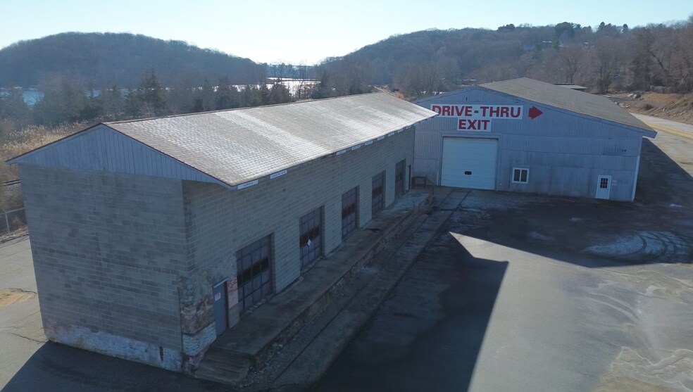 More Photos Of 45 Richards Grove Rd, Quaker Hill Service For Sale