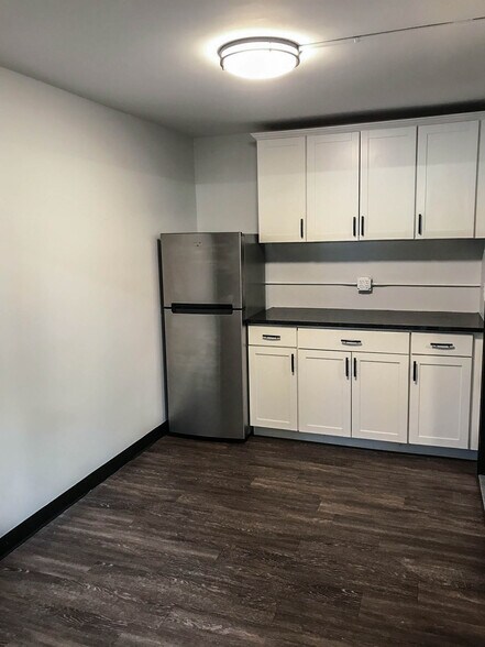 More Photos Of 1245 Memory Ln, Columbus Warehouse For Lease