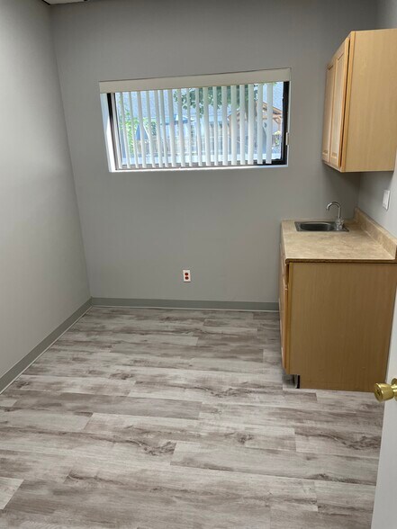 More Photos Of 189 Main Rd, Riverhead Medical For Lease