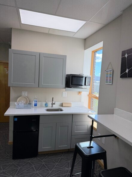 More Photos Of 42 Richmond Ter, Staten Island Office For Lease