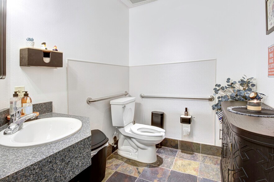 More Photos Of 88 Inverness Cir E, Englewood Office For Sale