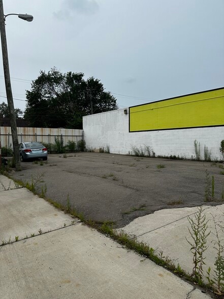More Photos Of 14150 E 8 Mile Rd, Detroit Auto Repair For Sale