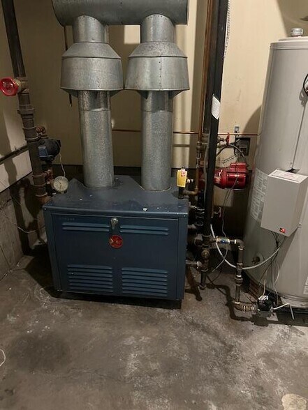 More Photos Of 11925 101st St NW, Edmonton Apartments For Sale